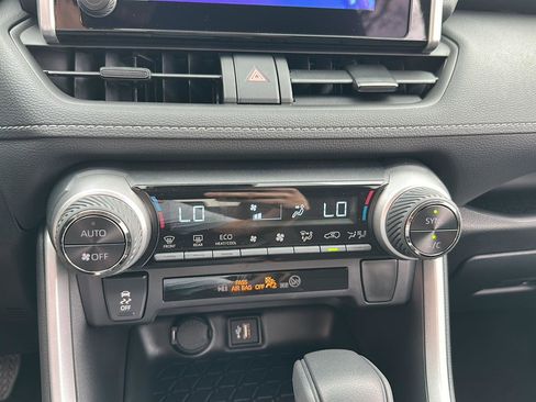 Certified 2025 Toyota RAV4 LE image 24