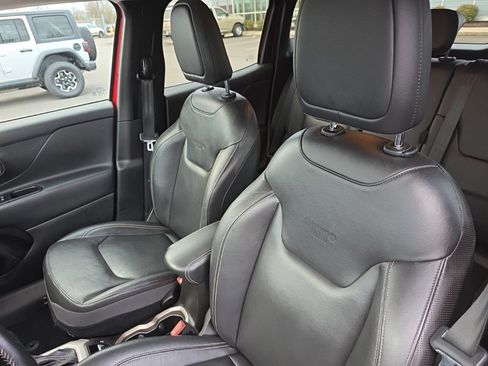 Used 2016 Jeep Renegade Limited image 15
