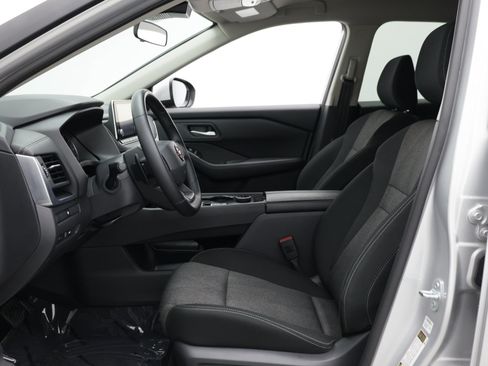 Used 2025 Nissan Rogue SV AWD/4WD image 21
