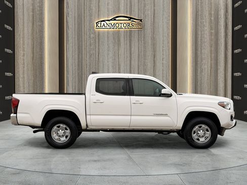Used 2022 Toyota Tacoma SR5 RWD image 8