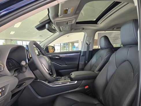 New 2026 Toyota Highlander Limited image 22