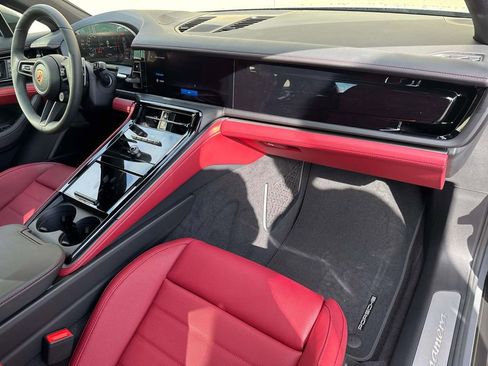 New 2026 Porsche Panamera image 18
