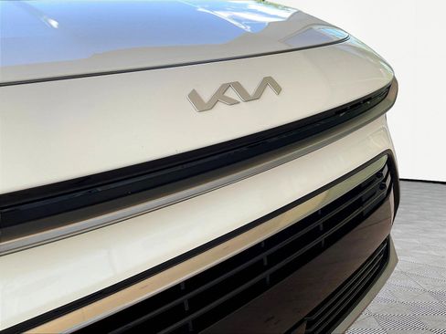 Used 2023 Kia Niro EX Touring FWD image 30
