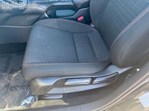 Certified 2025 Honda HR-V Sport image 14