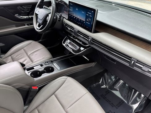 Used 2024 Lincoln Corsair Grand Touring w/ Equipment Group 301A image 15