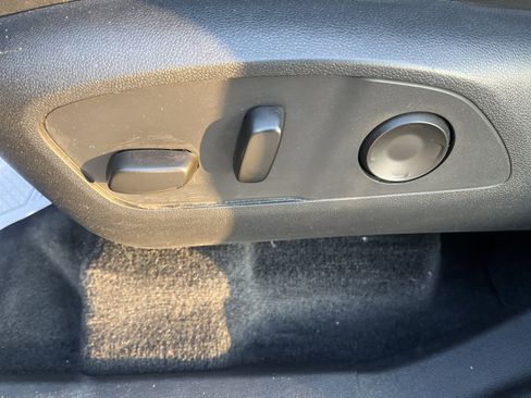 Used 2025 Buick Enclave Preferred image 10