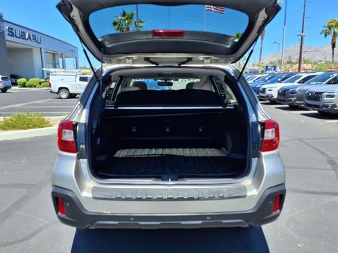 Used 2018 Subaru Outback 3.6R Limited AWD/4WD image 16
