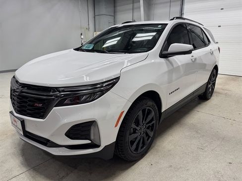 Used 2022 Chevrolet Equinox RS w/ RS Leather Package image 3