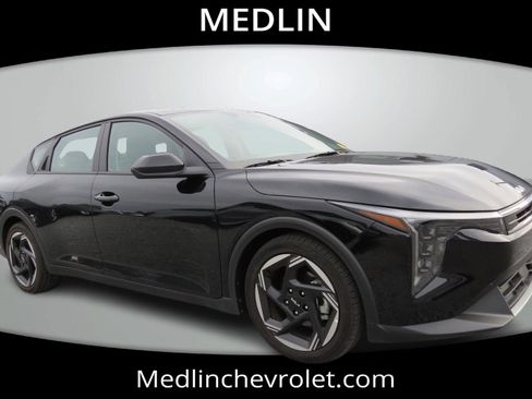 Used 2025 Kia K4 EX image 1