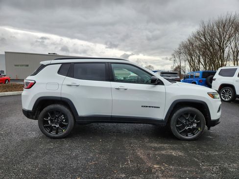 New 2026 Jeep Compass Latitude image 16