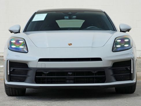 Used 2025 Porsche Panamera image 7