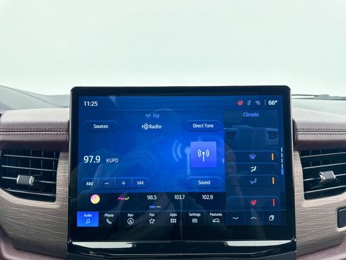 Used 2024 Ford Expedition Limited image 6