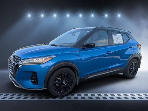 Used 2023 Nissan Kicks SR w/ SR Premium Package FWD image 7