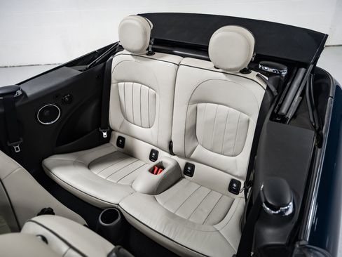 Used 2018 MINI Cooper S image 13