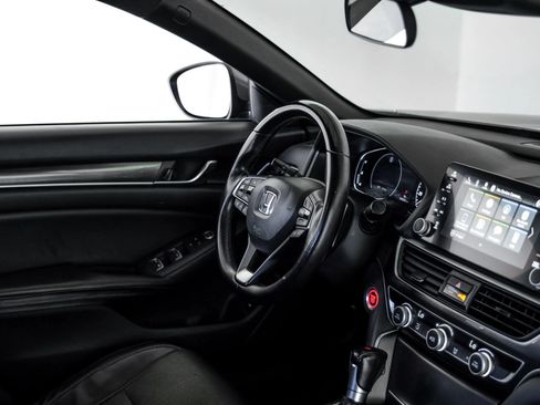 Used 2018 Honda Accord Sport image 13