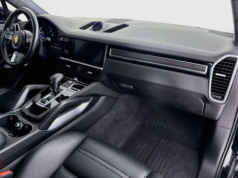 Certified 2020 Porsche Cayenne Turbo AWD/4WD image 31