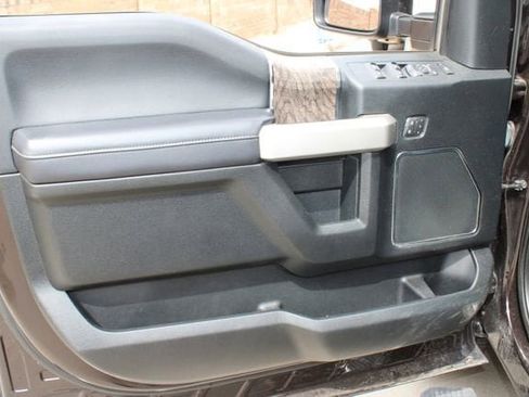 Used 2019 Ford F250 Lariat w/ Lariat Ultimate Package image 21