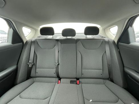 Used 2025 Kia K4 LXS image 37