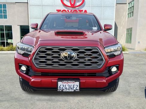 Used 2022 Toyota Tacoma TRD Sport w/ TRD Premium Sport Package image 4