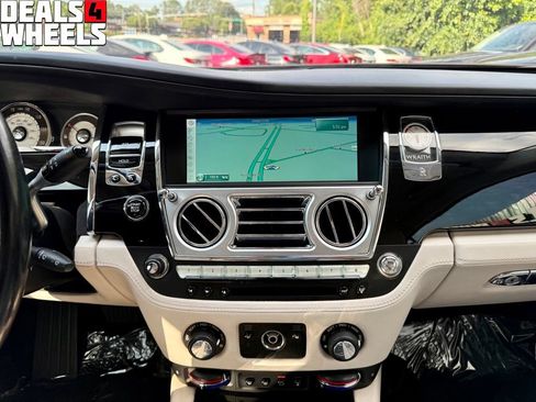 Used 2015 Rolls-Royce Wraith RWD image 24