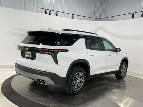 Used 2026 Chevrolet Traverse LT AWD/4WD image 11