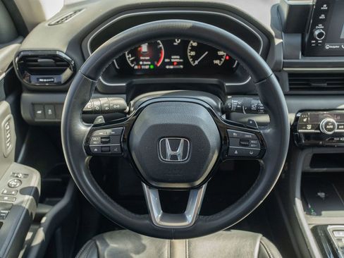 Used 2024 Honda Pilot Touring image 28