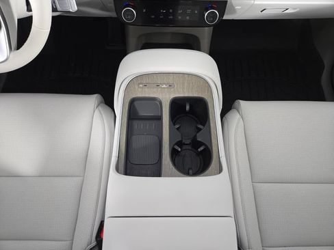 Used 2026 Hyundai Palisade SEL FWD image 25
