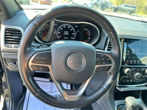 Used 2021 Jeep Grand Cherokee Limited AWD/4WD image 19
