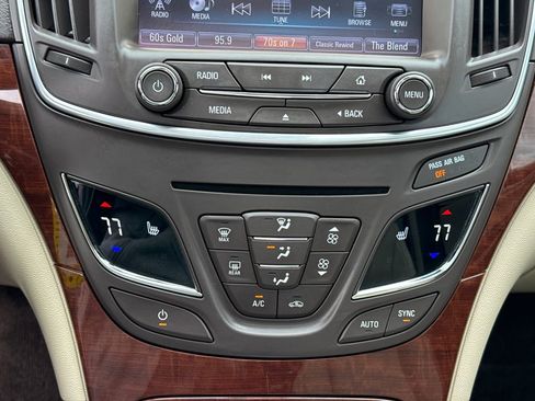 Used 2017 Buick Regal Sport Touring FWD image 24