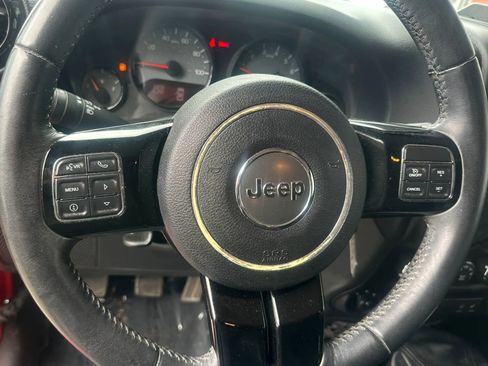 Used 2017 Jeep Wrangler Unlimited Sahara AWD/4WD image 17