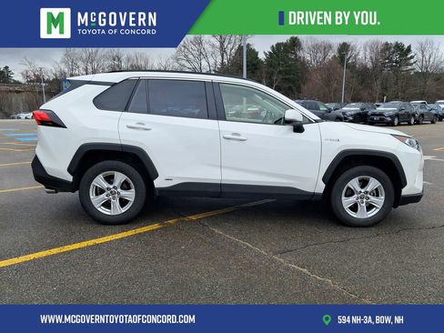 Used 2021 Toyota RAV4 XLE w/ Convenience Package image 7