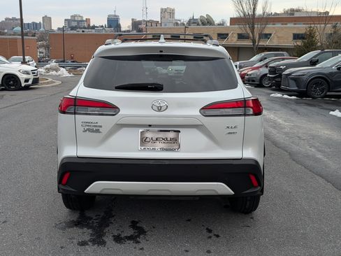 Used 2023 Toyota Corolla Cross XLE w/ Convenience Package image 4