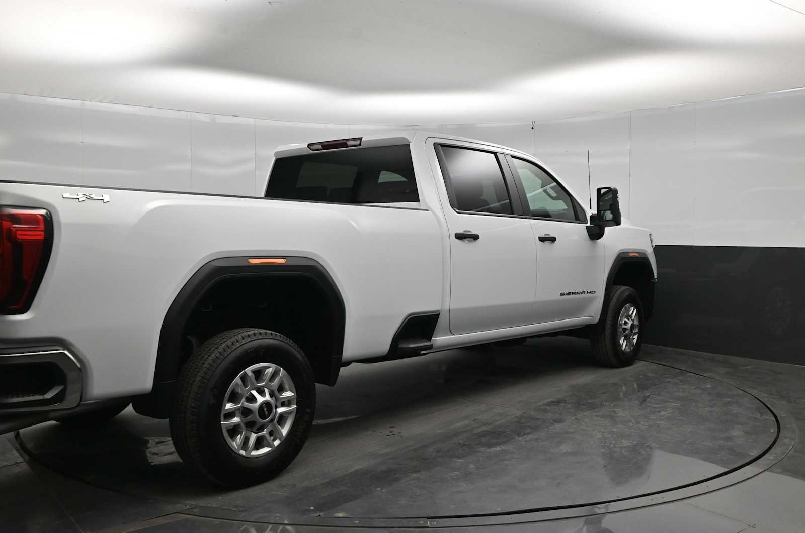 Used 2026 GMC Sierra 2500 Pro w/ Convenience Package AWD/4WD image 7