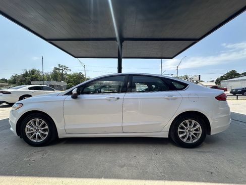Used 2017 Ford Fusion S FWD image 5