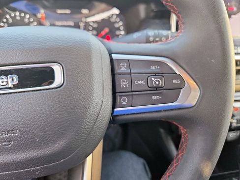 Used 2025 Jeep Compass Trailhawk AWD/4WD image 16