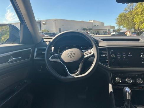 Used 2023 Volkswagen Atlas SE w/ Black Wheel Package image 48