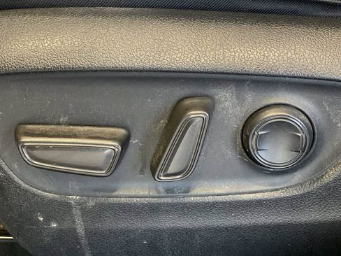 Used 2020 Toyota RAV4 XLE AWD/4WD image 15