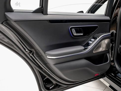 Used 2023 Mercedes-Benz S 580 4MATIC Sedan w/ AMG Line image 40
