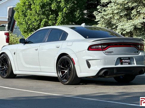 Used 2022 Dodge Charger SRT Hellcat w/ Harman/Kardon Audio Group image 6