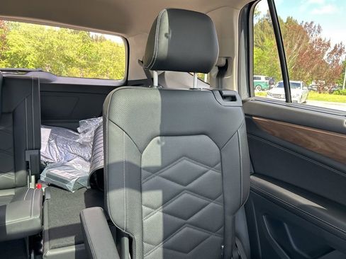New 2026 Volkswagen Atlas SE FWD image 14
