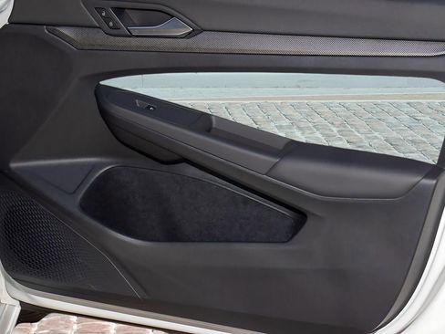 Used 2025 Volkswagen Golf w/ Euro Style Package image 17