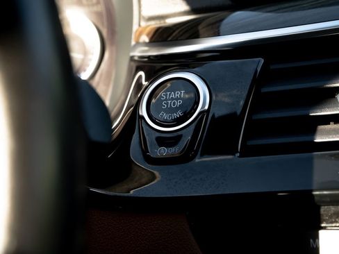 Used 2018 BMW 540i image 28