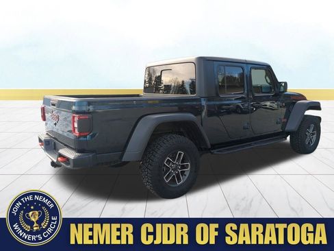 Used 2025 Jeep Gladiator Mojave w/ Convenience Group image 9