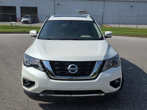 Used 2018 Nissan Pathfinder Platinum w/ Cargo Package FWD image 2
