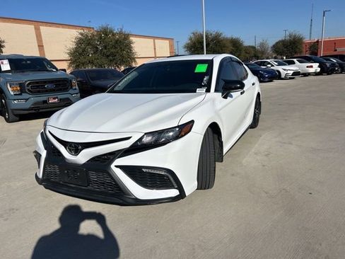 Used 2024 Toyota Camry SE w/ Convenience Package image 7