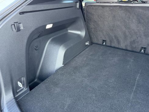 Used 2025 Volkswagen Atlas Cross Sport SE image 30