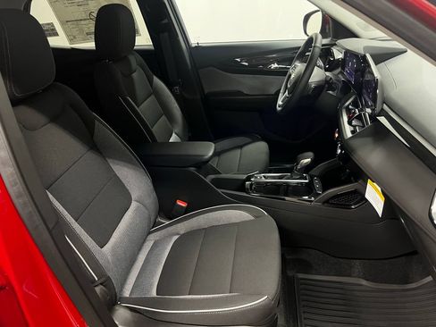 New 2026 Chevrolet TrailBlazer LT w/ LT Cold Weather Package FWD image 35