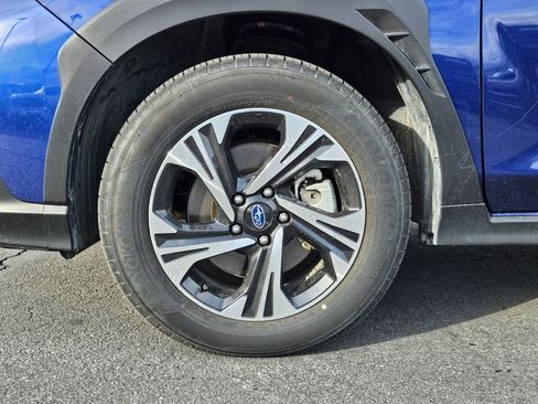 Used 2025 Subaru Crosstrek 2.0i Premium AWD/4WD image 14