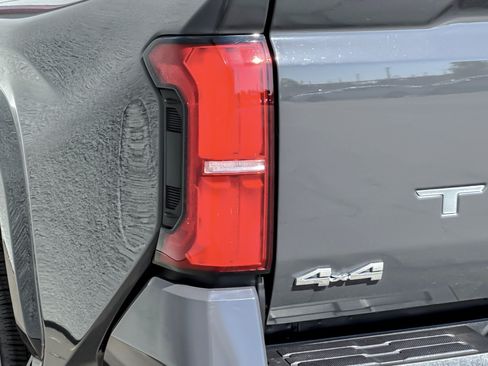 Certified 2024 Toyota Tacoma SR5 AWD/4WD image 25