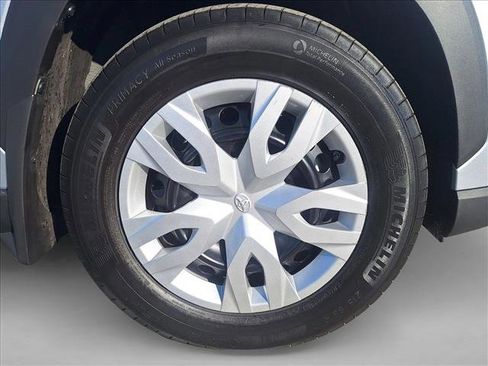 Certified 2024 Toyota Corolla Cross L image 21